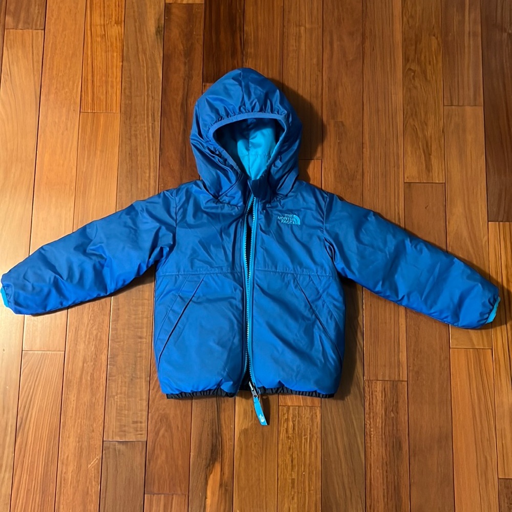 3T north face reversal winter coat in excellent used condition.